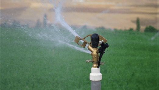 8 نکته مهم در انتخاب و خرید آبپاش سیستم های آبیاری بارانی
